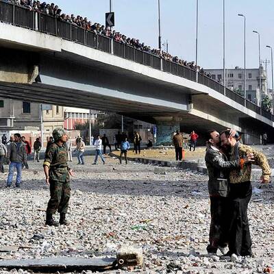 Straßenschlachten am Tahrir Platz in Kairo (Donnerstag)