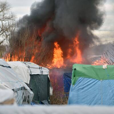 Calais: Krawalle im Dschungel