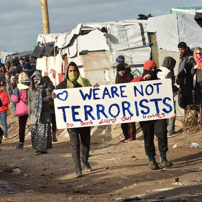 Calais: Krawalle im Dschungel