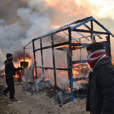Calais: Krawalle im Dschungel