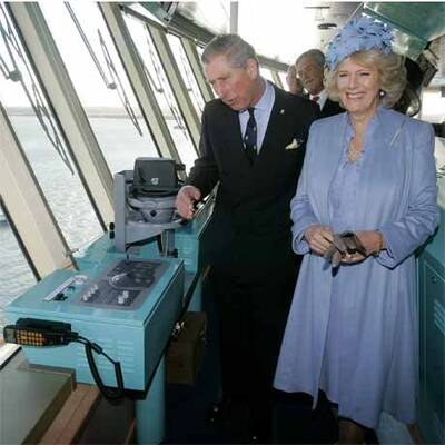 Camilla scheitert bei Schiffstaufe