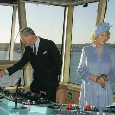 Camilla scheitert bei Schiffstaufe