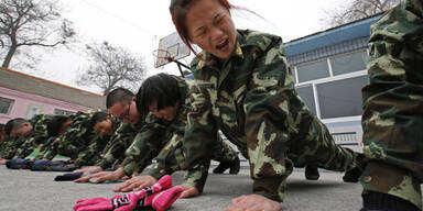 Bootcamps: So leiden Chinas Internet-Junkies