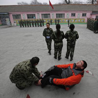 Mit harten Bandagen gegen die Internet-Sucht