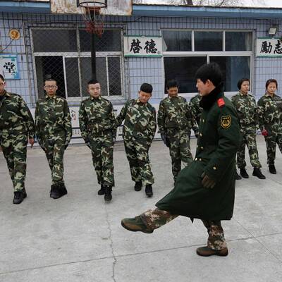 Mit harten Bandagen gegen die Internet-Sucht