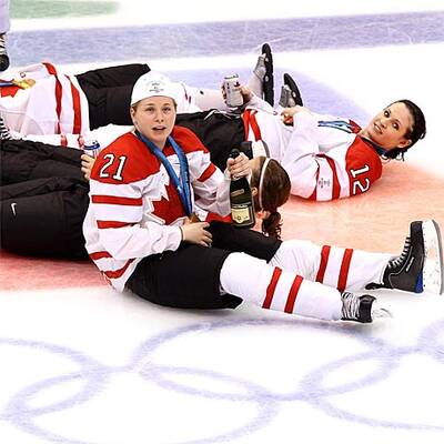 Kanadas Eishockey-Girls feiern Gold