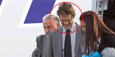 Englands WM-Deppen lachten bei Heimkehr