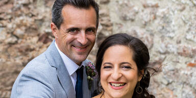 Caroline Athanasiadis mit ihrem frisch gebackenen Mann
