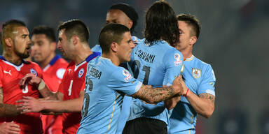 Chile nach Witz-Rot für Cavani weiter