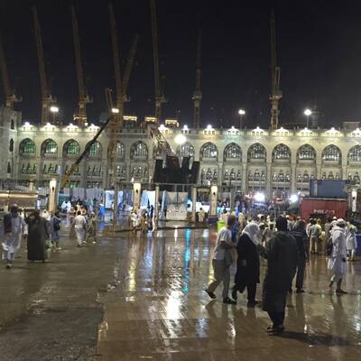 Kran stürzt auf Moschee in Mekka