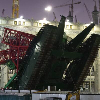 Kran stürzt auf Moschee in Mekka