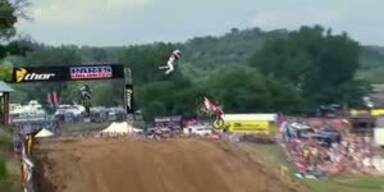 Motocross: Spektakul&auml;rer Abflug