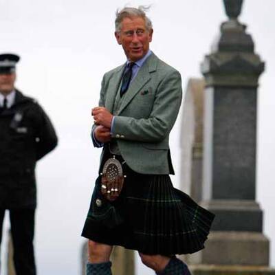 Prinz Charles weht'den Schottenrock weg