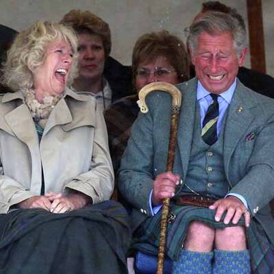Prinz Charles weht'den Schottenrock weg