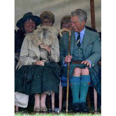 Prinz Charles weht'den Schottenrock weg