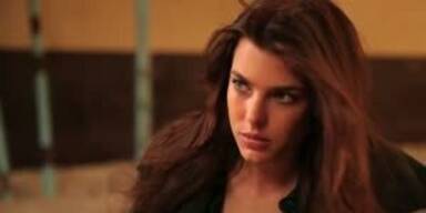 Charlotte Casiraghi modelt für Gucci