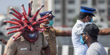 Kurios: Indien setzt jetzt auf Corona-Helme