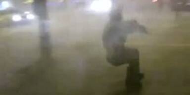 Gehsteig-Surfen in Chicago Sturm
