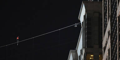 Irrer Drahtseilakt in 200 Metern H&ouml;he