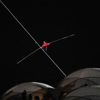 Irrer Drahtseilakt über Chicago