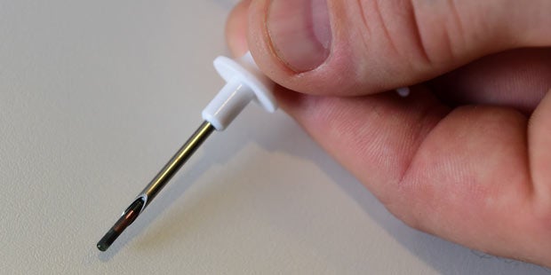 Gruselig: Live Micro- Chips implantiert