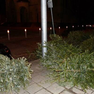 Orkan Felix riss Blechdach in Neunkirchen weg