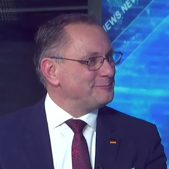 AfD-Parteivorsitzender Tino Chrupalla im Interview