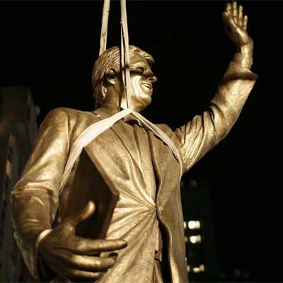 Bill Clinton als Denkmal