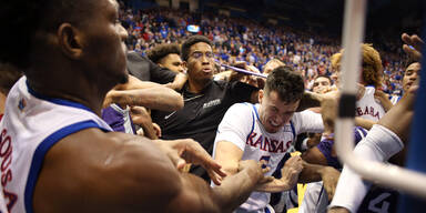 Wilde Pr&uuml;gelei bei Basketball-Match