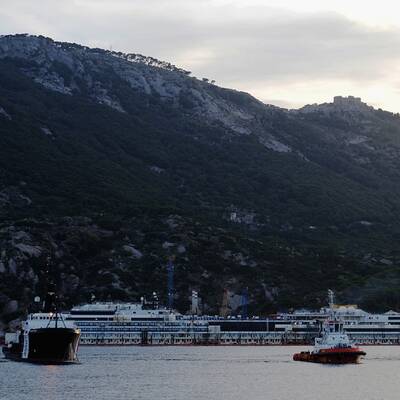 Costa Concordia schwimmt wieder