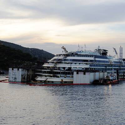 Costa Concordia schwimmt wieder