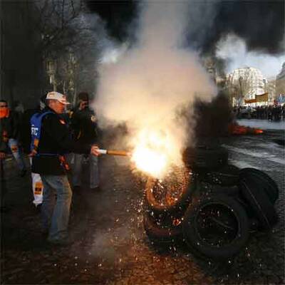 Proteste gegen Conti-Werksschließung