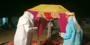 Braut erfuhr, dass sie Corona hat - Hochzeit im Schutzanzug