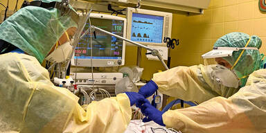 Erste Fotos vom Spitals-Chaos | Intensivstationen vor Kollaps