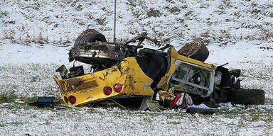 Corvette durch Eisplatte gecrasht