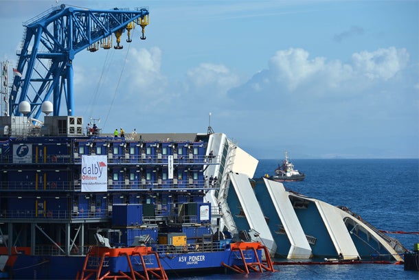 Costa Concordia wird geborgen