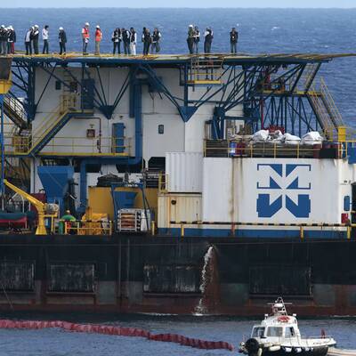  Der Rumpf konnte etwas mehr als ein Meter bereits aufgerichtet werden.