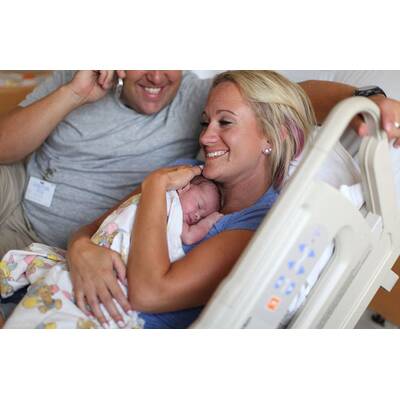 Die Olson Familie trifft ihre Adoptivtochter