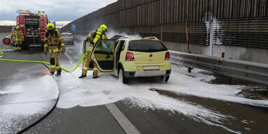 Pkw mitten auf Südautobahn ausgebrannt
