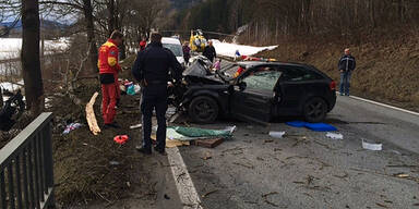 Horror-Crash: Mutter und Tochter verletzt