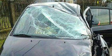 Pkw-&Uuml;berschlag: Lenker schwer verletzt