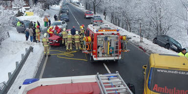 Autofahrer (85) bei Crash schwer verletzt 