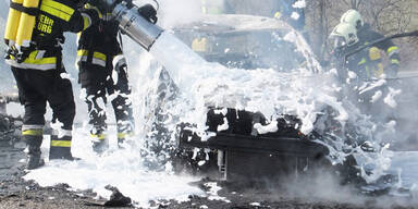 Motorrad fing bei Crash Feuer: Biker tot