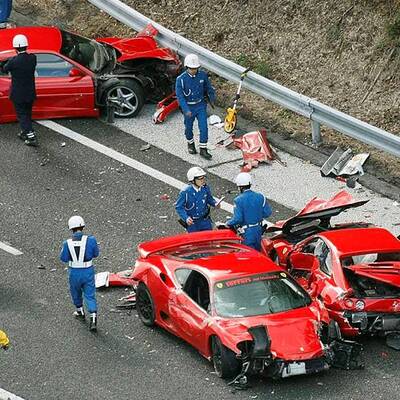Luxus-Sportwagen-Crash in Japan 