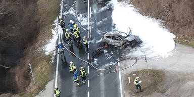 Motorrad fing bei Crash Feuer: Biker tot