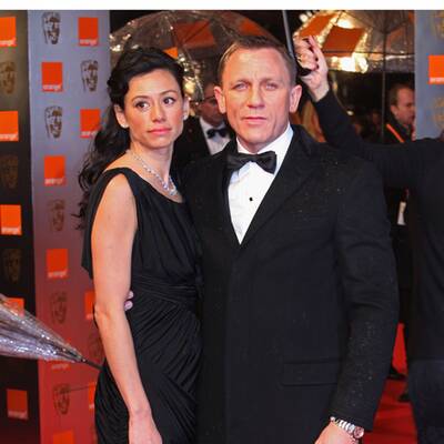 Stars im Regen: Jolie, Pitt & Co bei BAFTAs