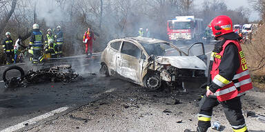 Motorrad fing bei Crash Feuer: Biker tot