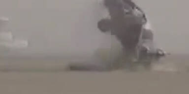 Fahrer &uuml;berlebt Horror-Crash bei 330 km/h