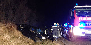 A21: Horror-Crash mit überbesetztem Pkw