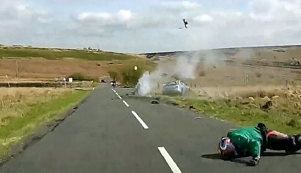 Schock-Video zeigt Biker-Crash mit Auto